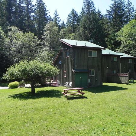 Forest Echoes Cabins Cultus Lake Экстерьер фото